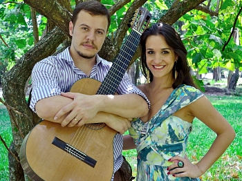 Konzert "Amor e Som" mit dem  brasilianischen Duo Gabriel Selvage  (Gitarre) und Alana Moraes  (Gesang)
